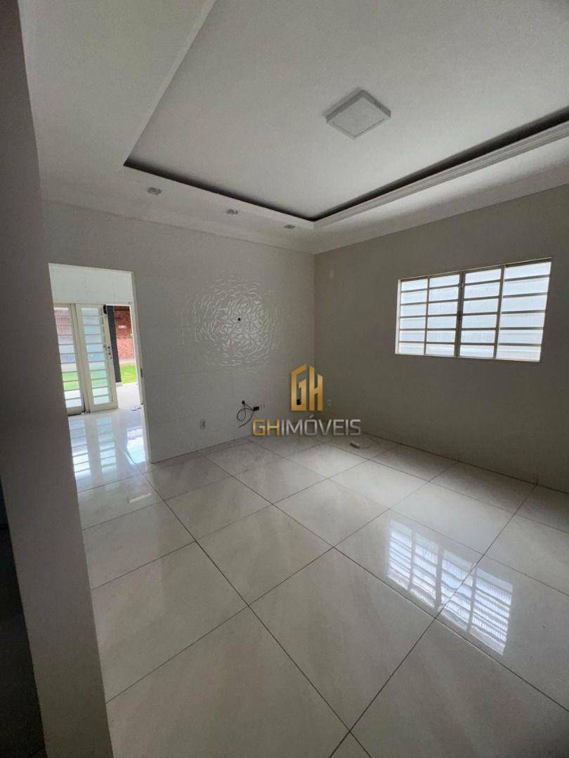 Casa à venda com 3 quartos, 220m² - Foto 3
