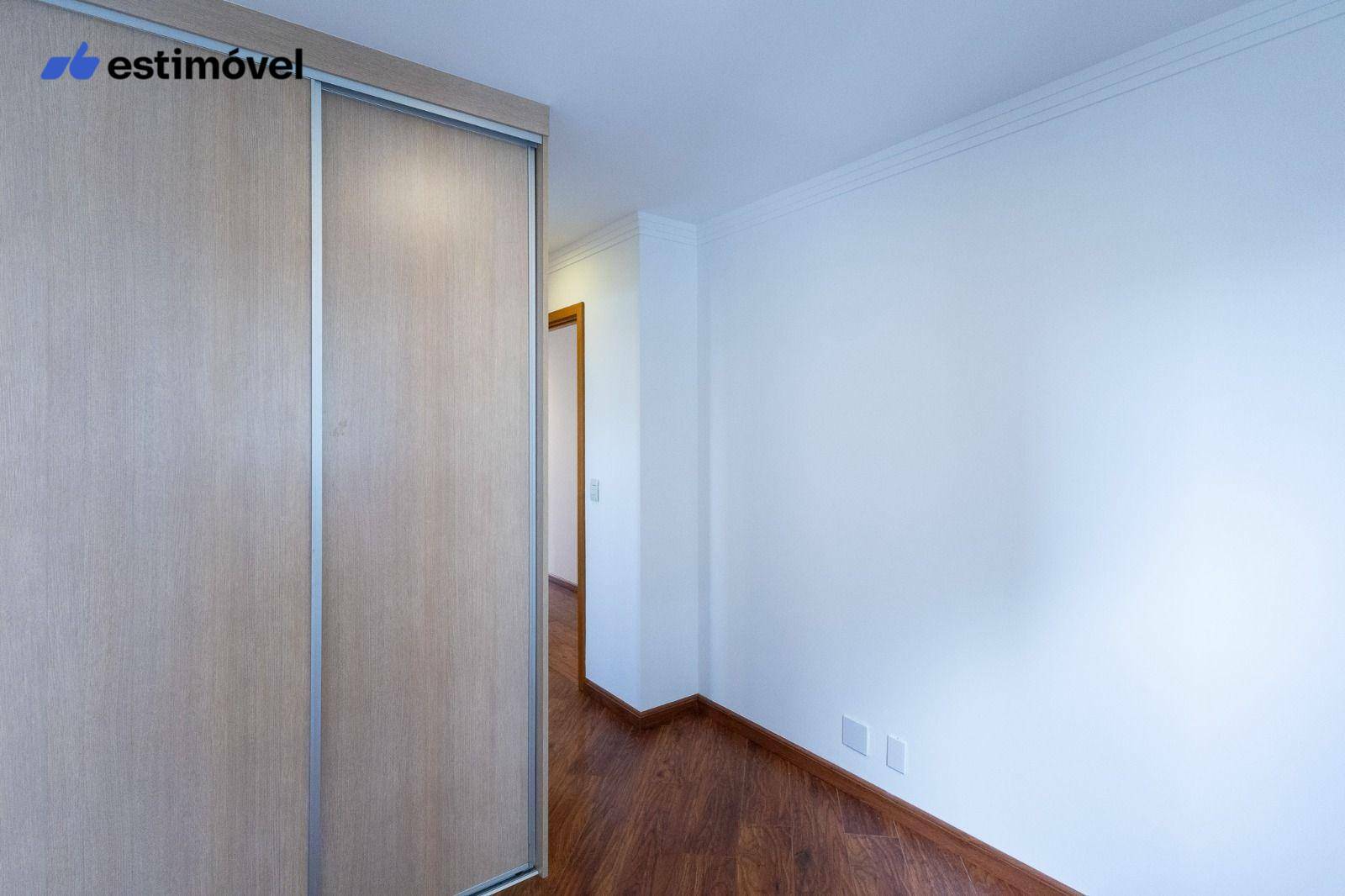Apartamento para alugar com 3 quartos, 135m² - Foto 15