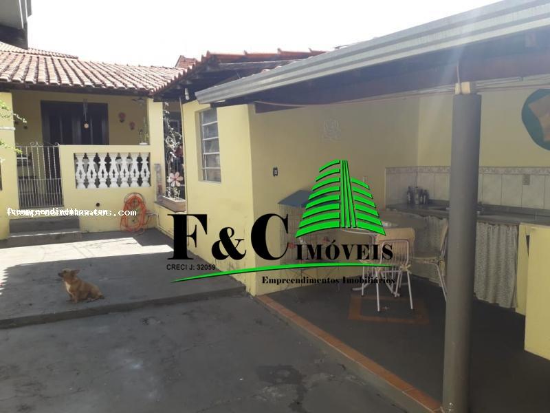 Casa à venda com 4 quartos, 300m² - Foto 16