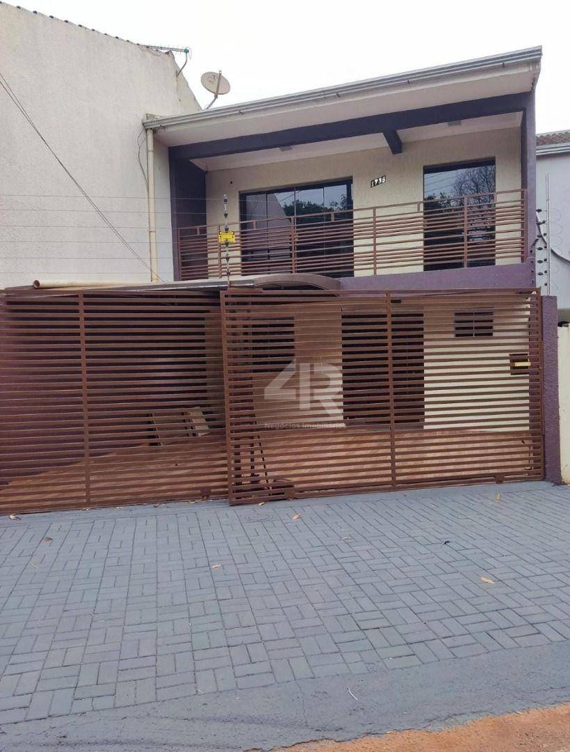 Sobrado à venda com 4 quartos, 137m² - Foto 1