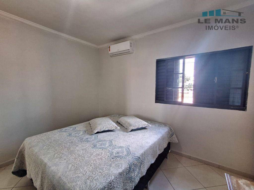 Casa à venda com 3 quartos, 200m² - Foto 3