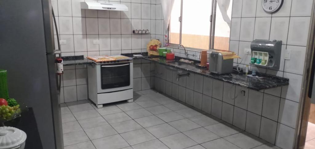 Sobrado à venda com 2 quartos, 217m² - Foto 3