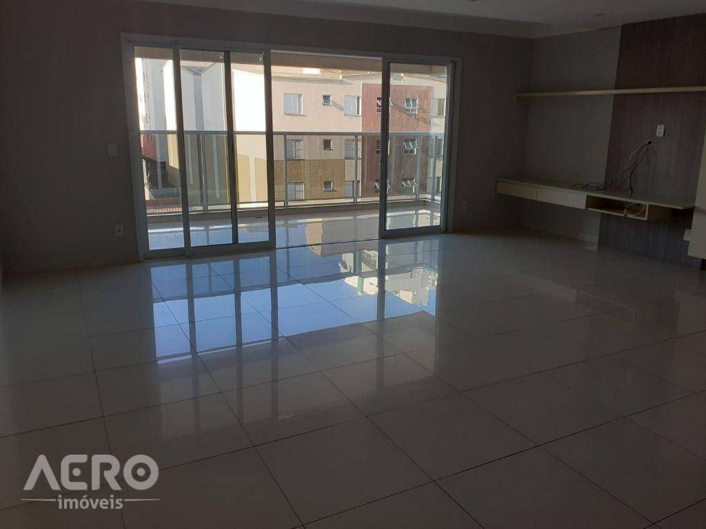 Apartamento à venda com 4 quartos, 200m² - Foto 1