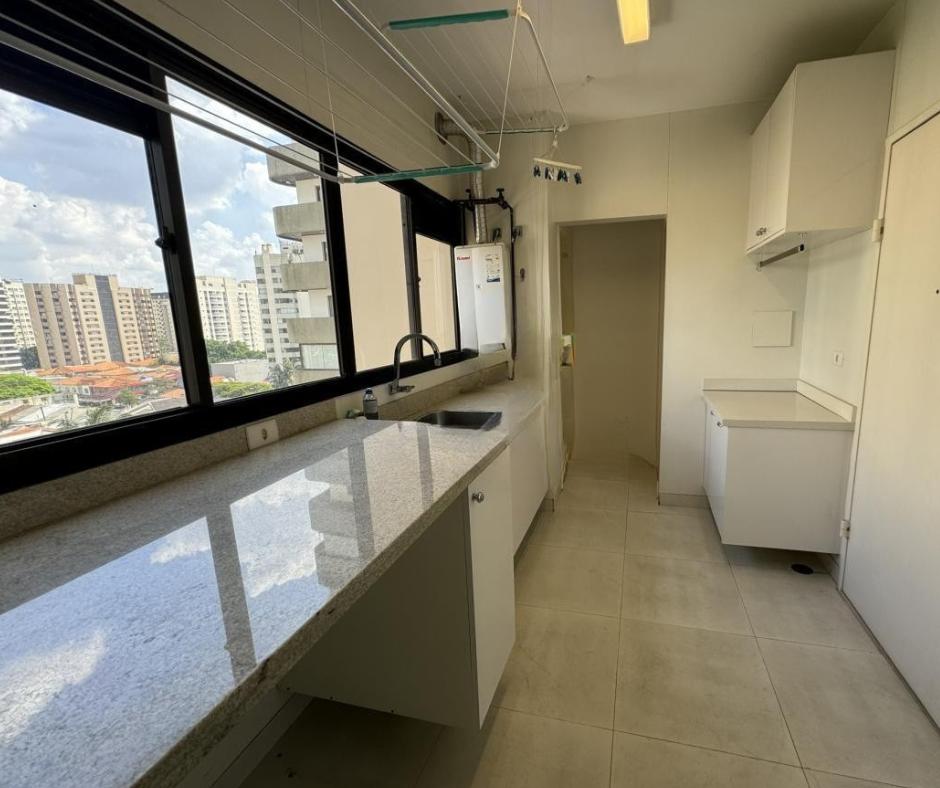 Apartamento à venda com 4 quartos, 226m² - Foto 25