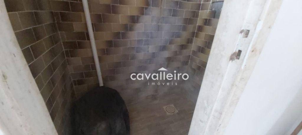 Casa à venda com 6 quartos, 90m² - Foto 12