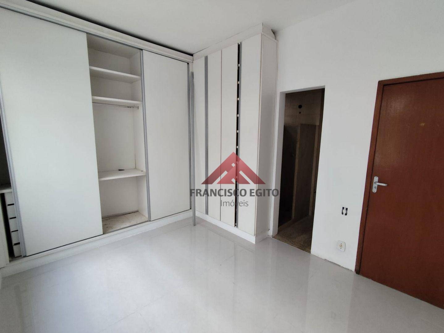 Apartamento à venda com 3 quartos, 105m² - Foto 13