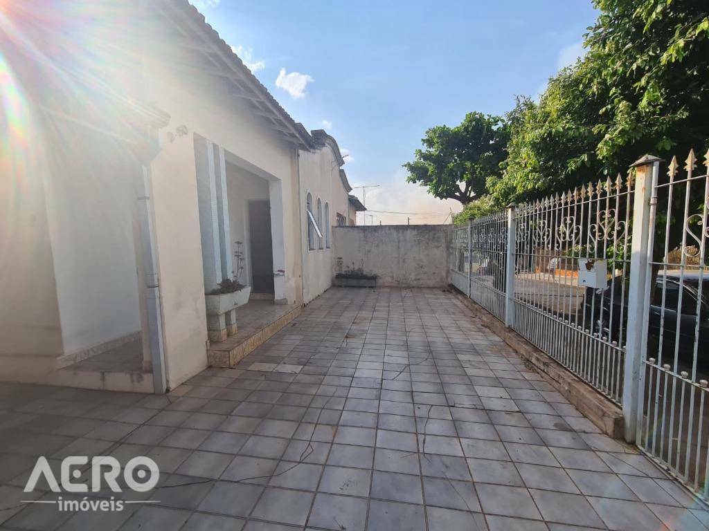 Casa à venda com 3 quartos, 160m² - Foto 3