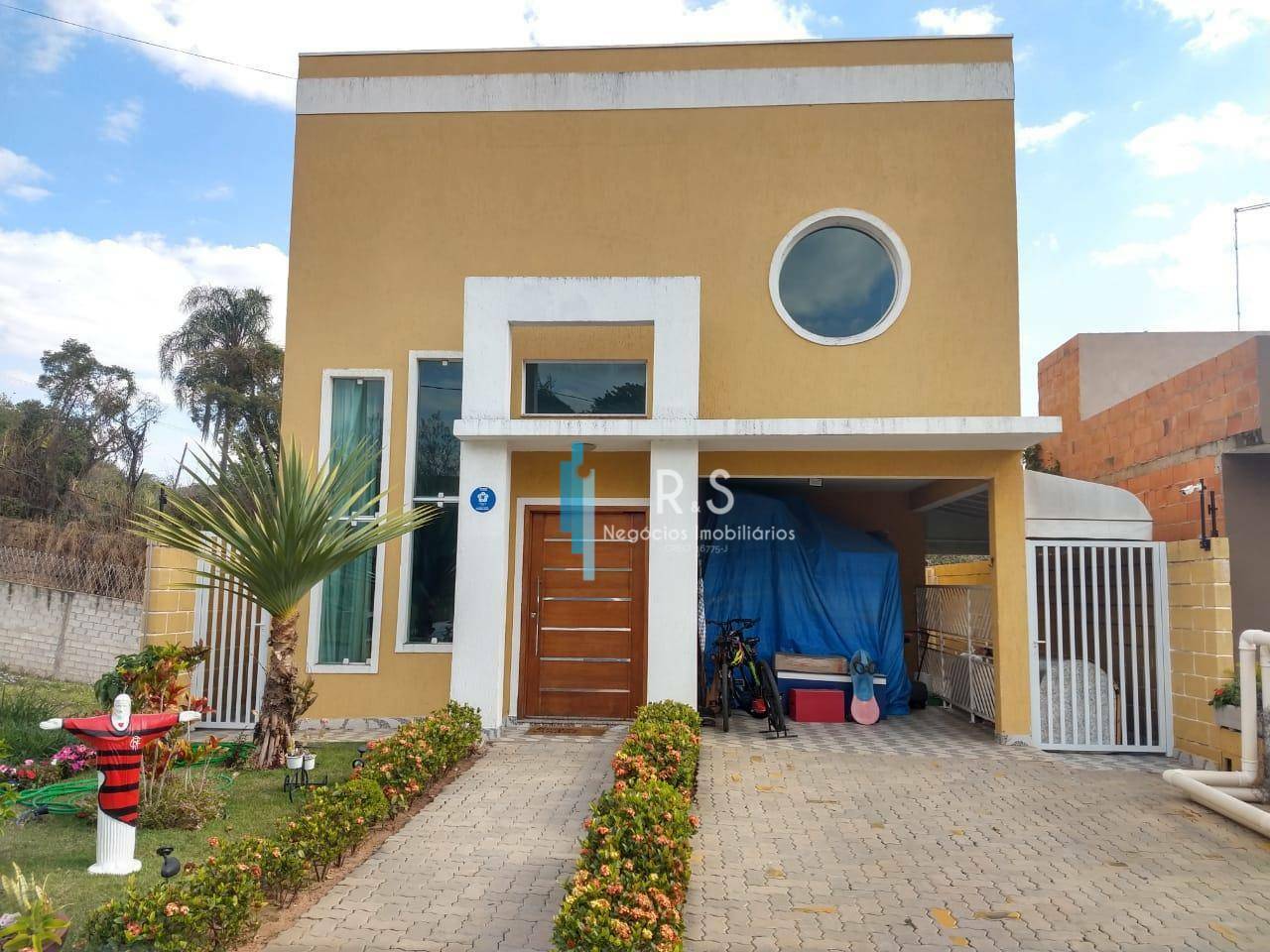 Casa de Condomínio à venda com 3 quartos, 158m² - Foto 1