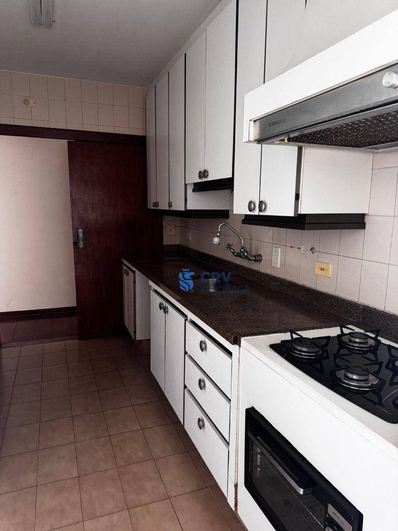 Apartamento para alugar com 3 quartos, 132m² - Foto 1