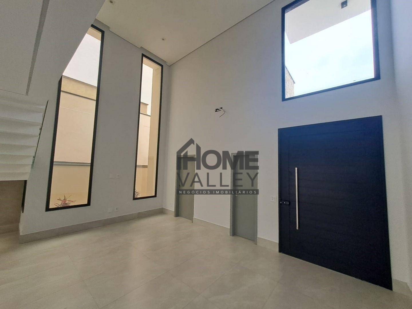 Casa à venda com 3 quartos, 241m² - Foto 4