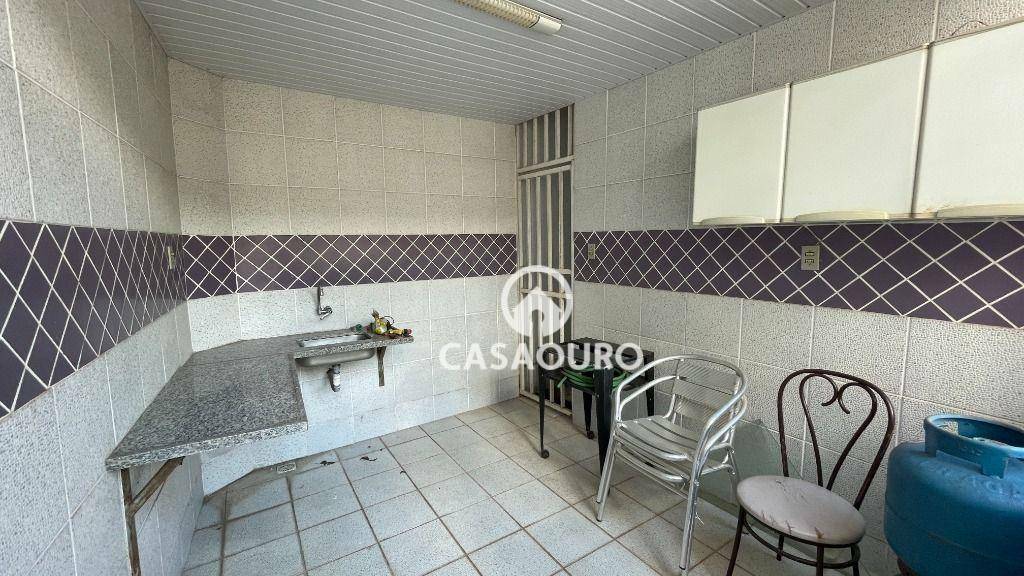 Casa à venda com 7 quartos, 400m² - Foto 28