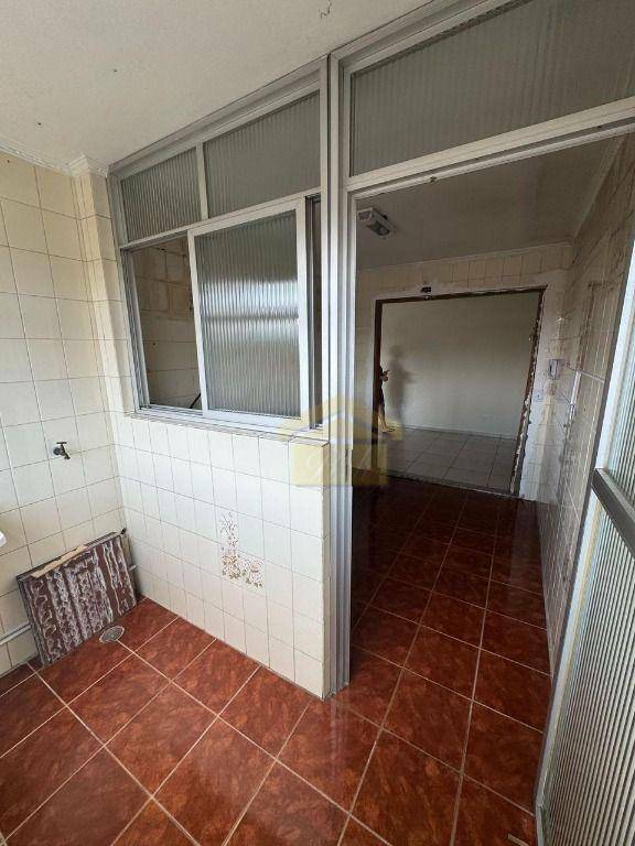 Apartamento à venda com 2 quartos, 63m² - Foto 13