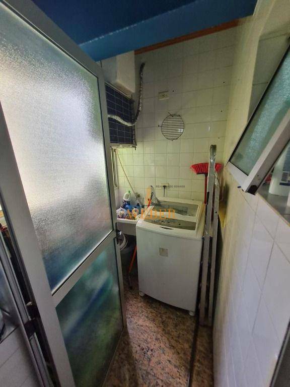 Apartamento à venda com 2 quartos, 61m² - Foto 2