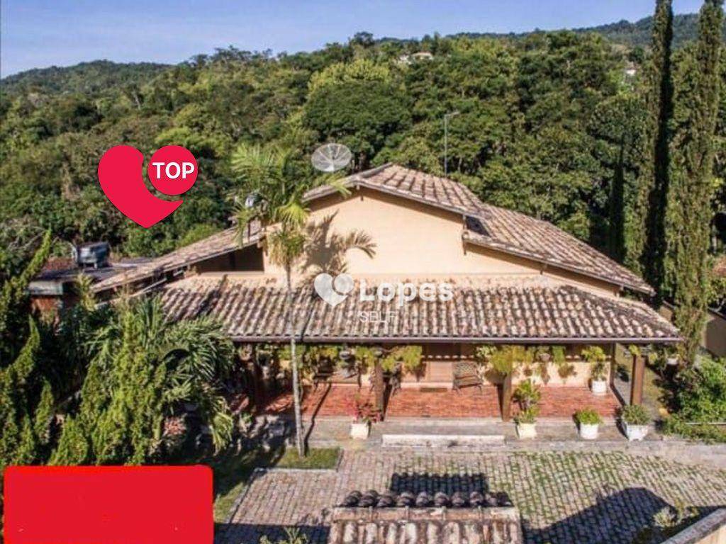 Casa à venda com 3 quartos, 304m² - Foto 1