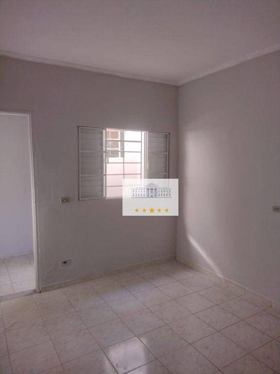 Casa à venda com 3 quartos, 141m² - Foto 1