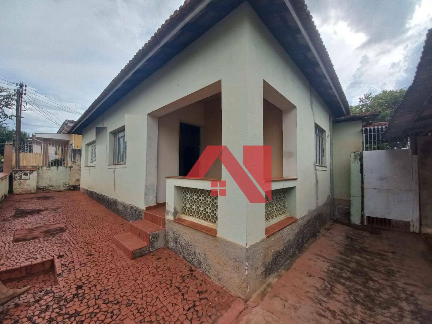 Casa à venda com 3 quartos, 120m² - Foto 1