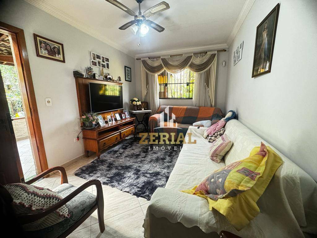 Casa à venda com 3 quartos, 300m² - Foto 1