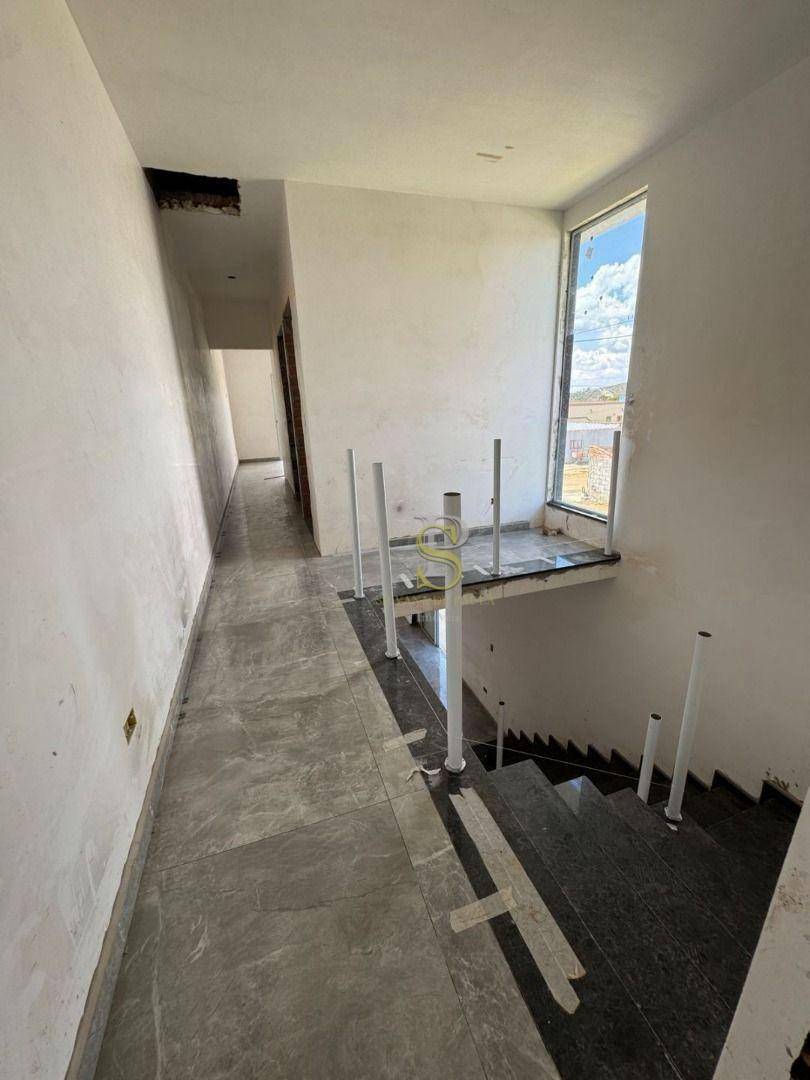 Casa à venda com 3 quartos, 110m² - Foto 12