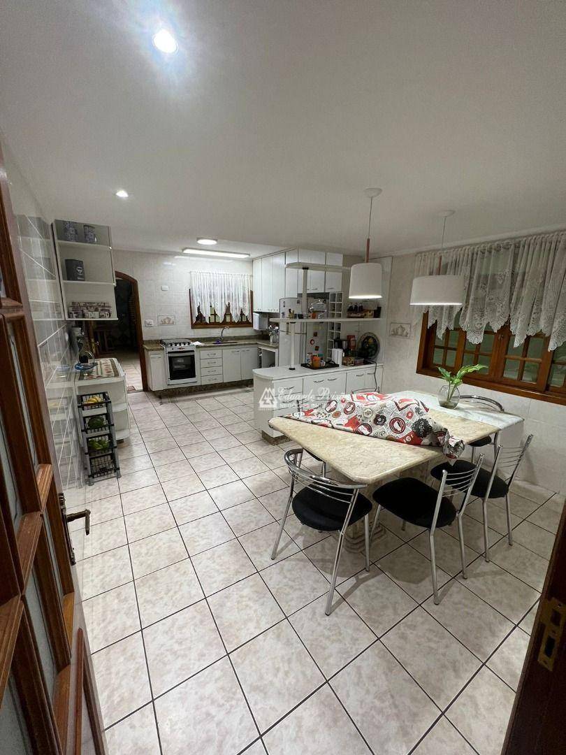 Sobrado à venda e aluguel com 3 quartos, 220m² - Foto 15