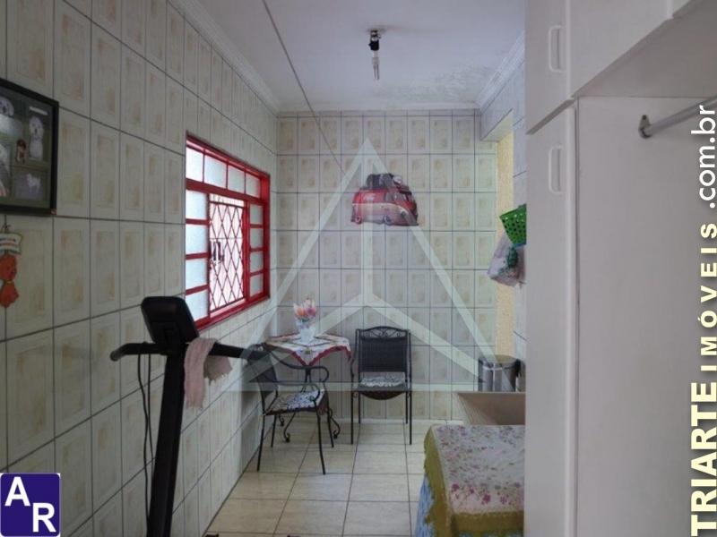 Casa à venda com 2 quartos, 105m² - Foto 1