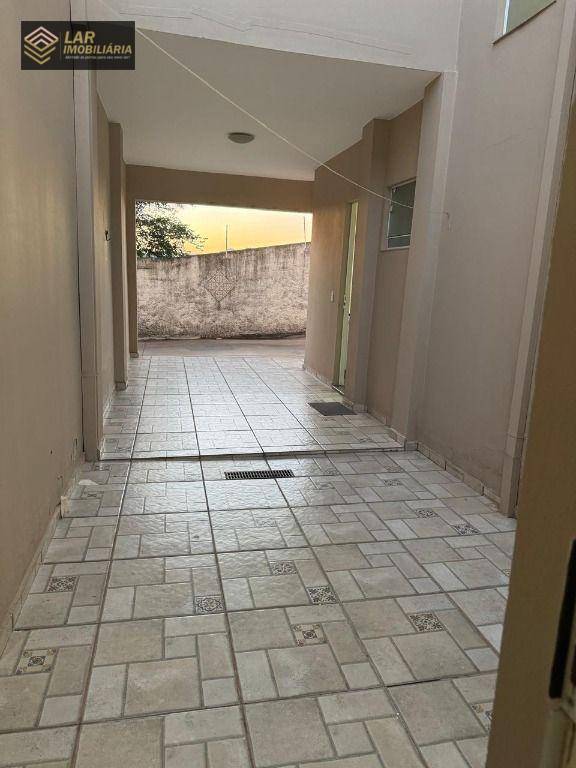 Casa para alugar com 2 quartos, 951m² - Foto 16