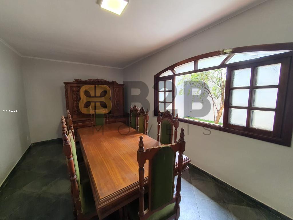 Casa à venda com 3 quartos, 245m² - Foto 7