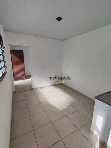 Casa à venda com 6 quartos, 131m² - Foto 5