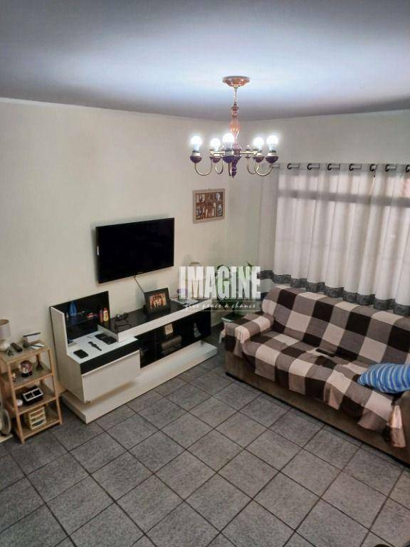 Sobrado à venda com 3 quartos, 100m² - Foto 1