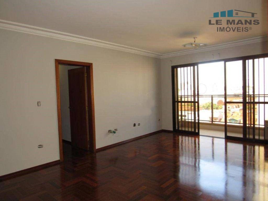 Apartamento à venda com 3 quartos, 126m² - Foto 1