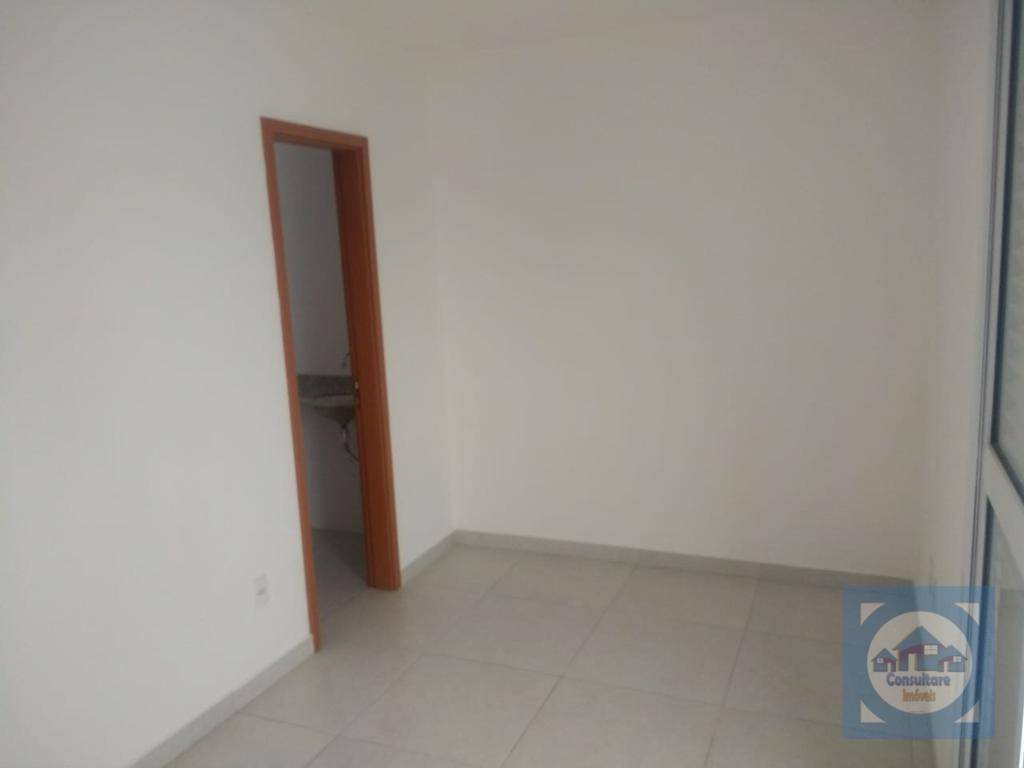 Apartamento à venda com 2 quartos, 70m² - Foto 3