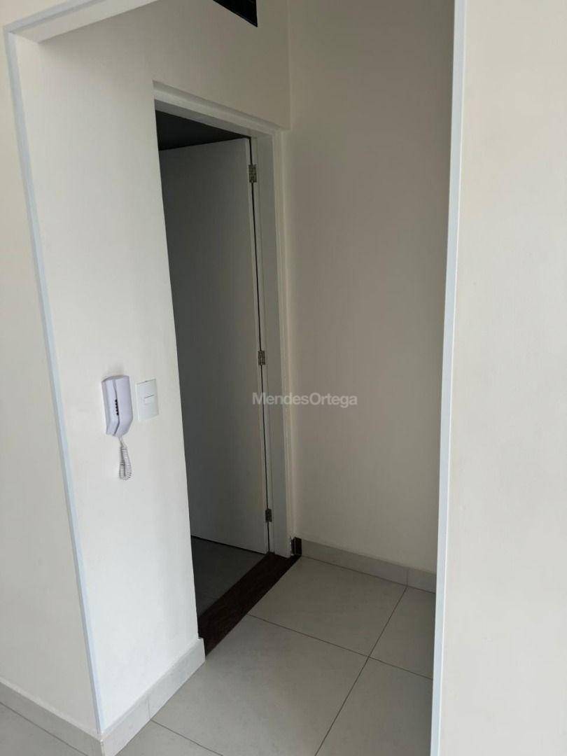 Apartamento para alugar com 1 quarto, 65m² - Foto 16