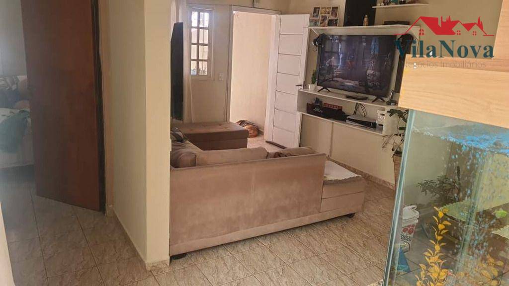 Casa à venda com 2 quartos, 69m² - Foto 2