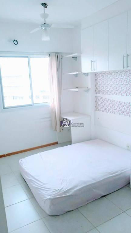 Apartamento à venda com 2 quartos, 72m² - Foto 5