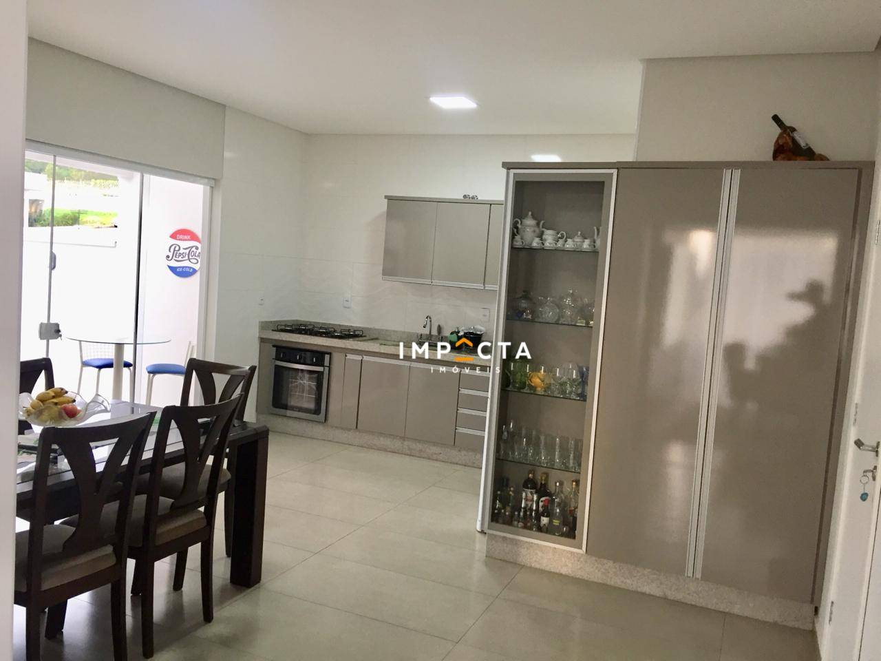 Casa de Condomínio à venda com 3 quartos, 180m² - Foto 4