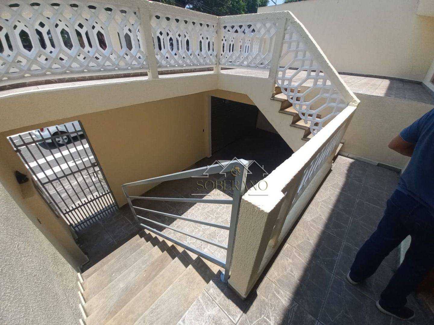 Sobrado à venda com 3 quartos, 300m² - Foto 3