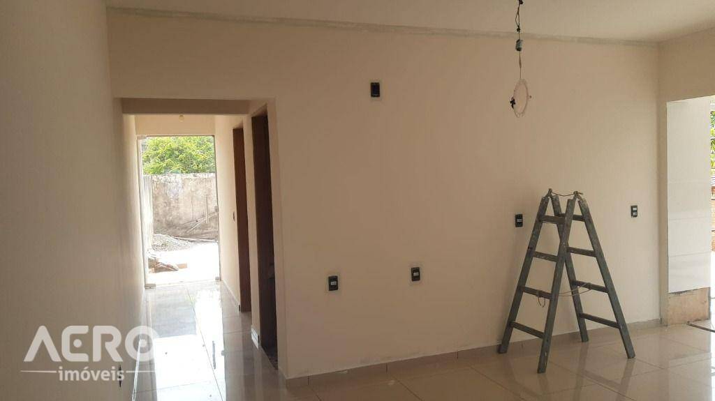 Casa à venda com 4 quartos, 220m² - Foto 5