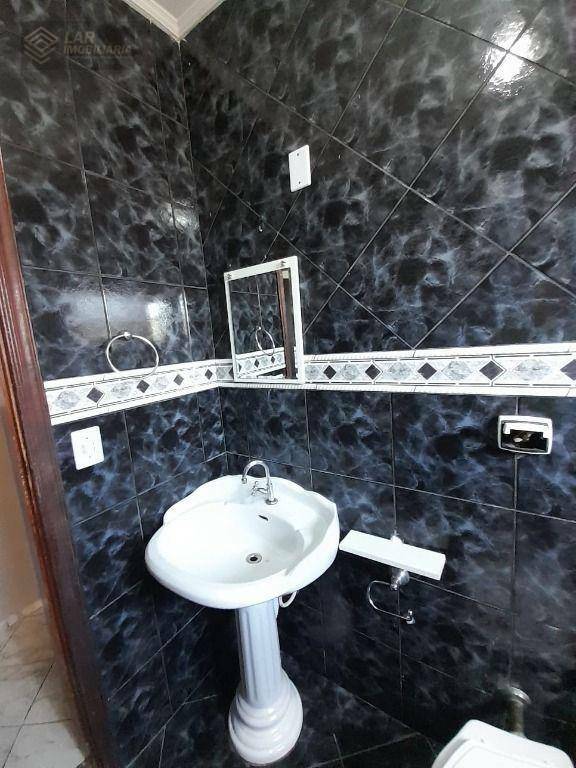 Casa para alugar com 2 quartos, 60m² - Foto 7