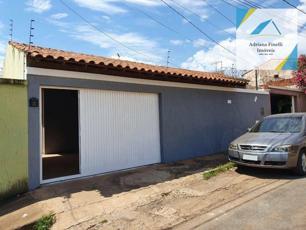 Casa à venda com 3 quartos, 75m² - Foto 1