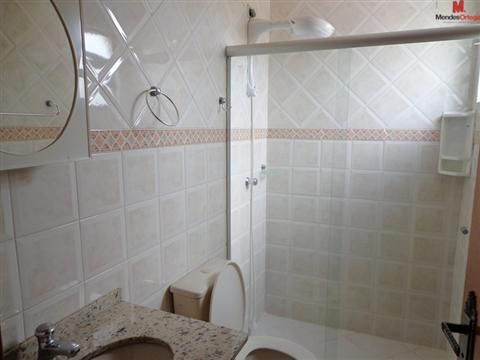 Apartamento para alugar com 2 quartos, 65m² - Foto 11