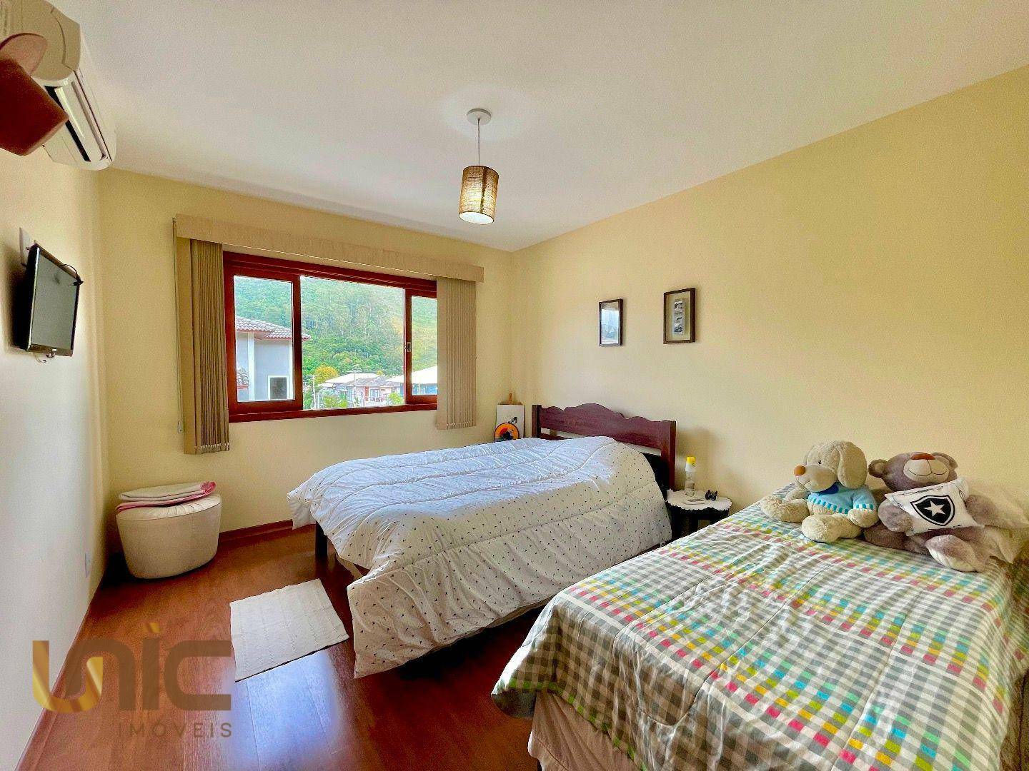Casa de Condomínio à venda com 3 quartos, 220m² - Foto 28