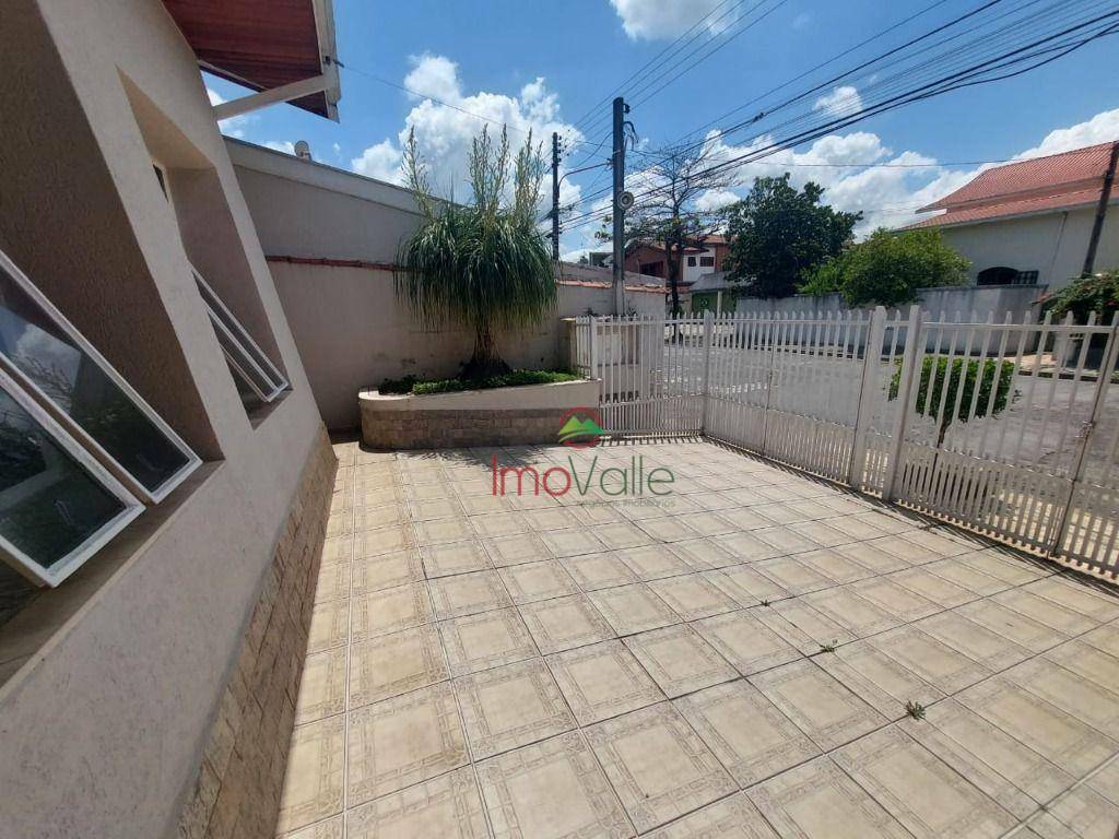 Casa de Condomínio à venda com 3 quartos, 280m² - Foto 2