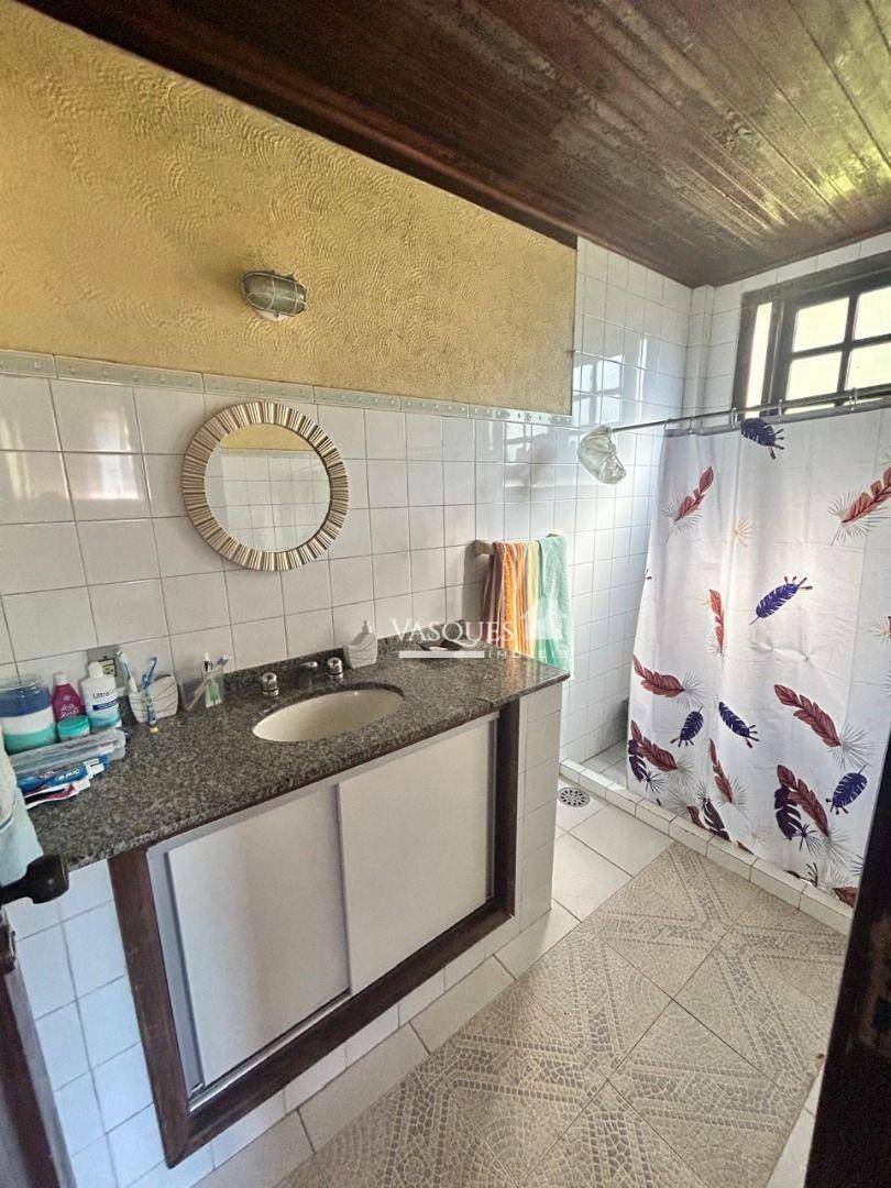 Casa à venda com 4 quartos, 210m² - Foto 12