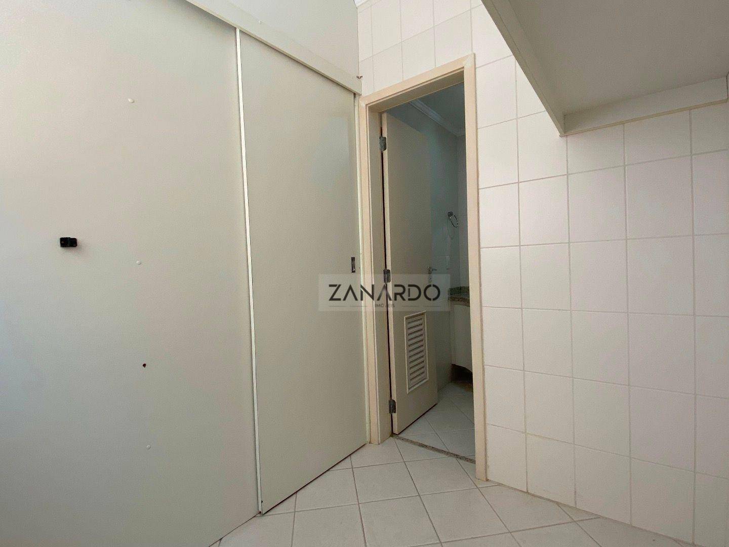 Apartamento à venda com 3 quartos, 131m² - Foto 13