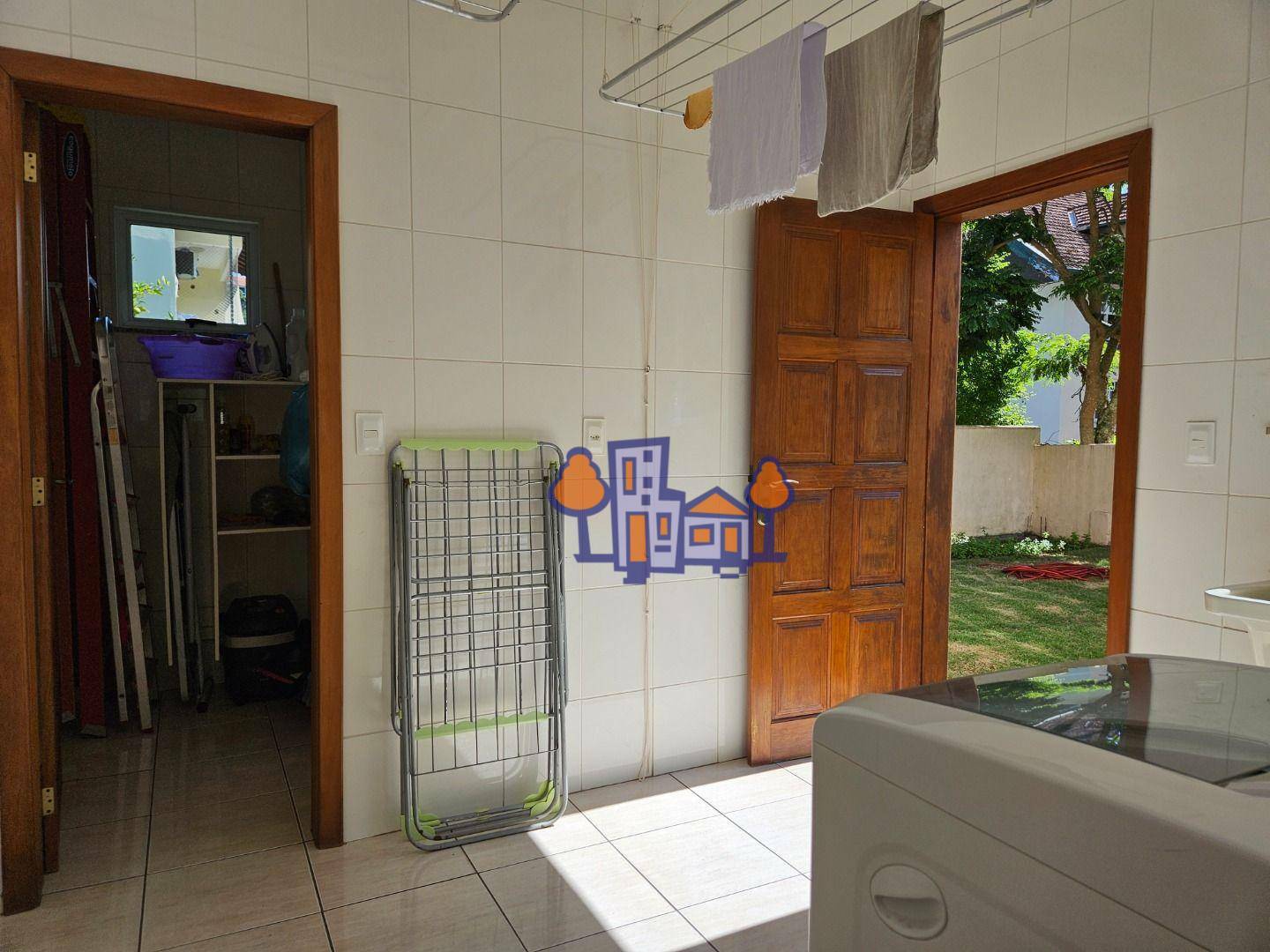 Casa à venda com 5 quartos, 326m² - Foto 15