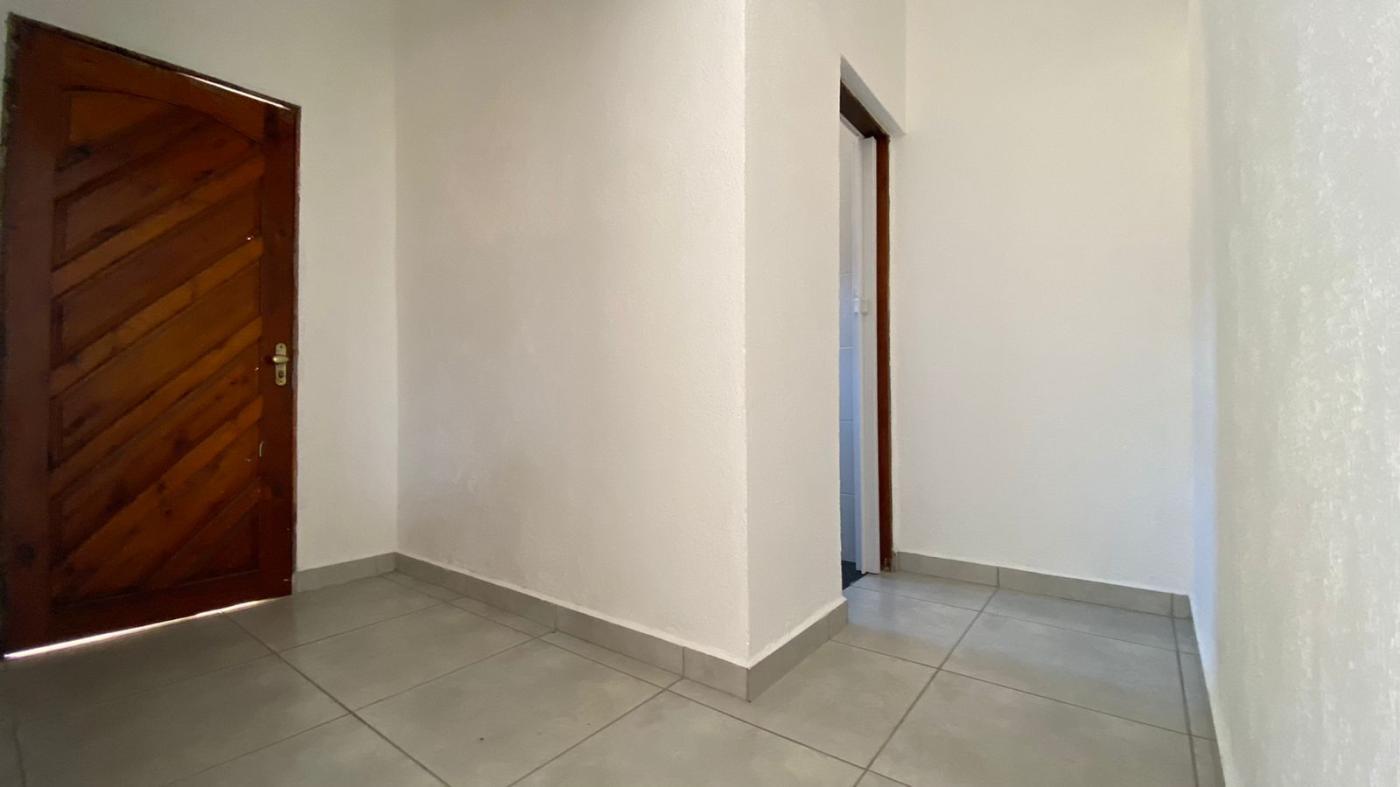 Casa à venda com 2 quartos, 250m² - Foto 11