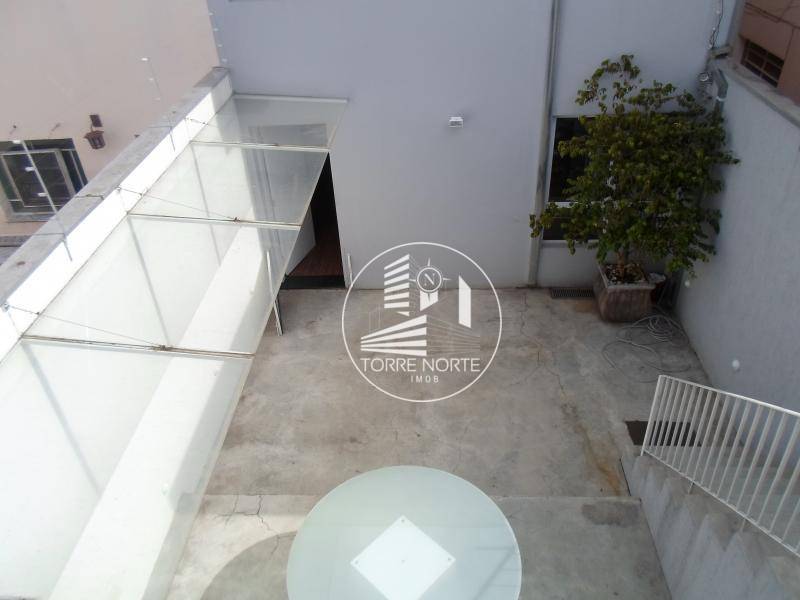 Sobrado à venda com 5 quartos, 220m² - Foto 17