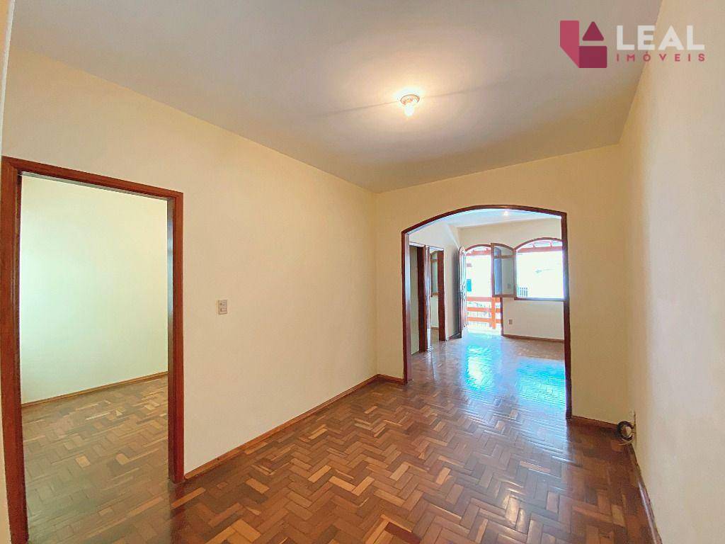 Casa à venda com 4 quartos, 240m² - Foto 11