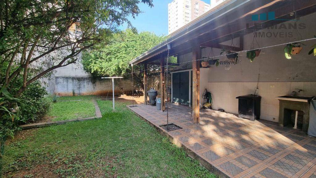 Casa à venda com 3 quartos, 203m² - Foto 1