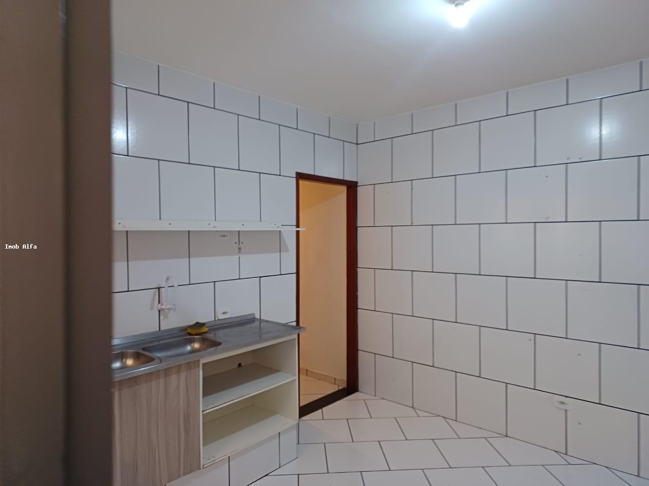 Casa à venda com 2 quartos, 150m² - Foto 1