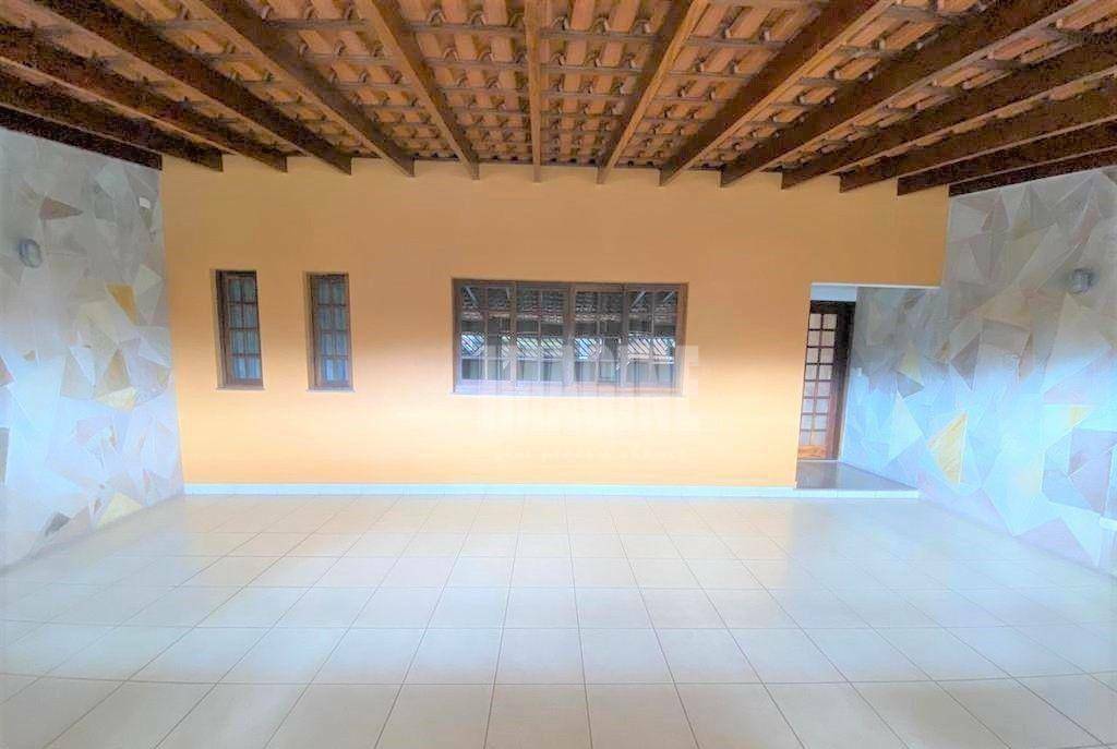 Sobrado à venda com 4 quartos, 160m² - Foto 2